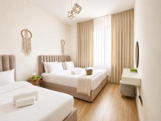 Luxury Retreat Villa on Yas Island- Licensed Holiday Home - 5