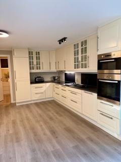 Apartment right by the beach and Sola airport - 1