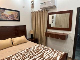 2 Bedroom Modern Furnished Apartment - 8