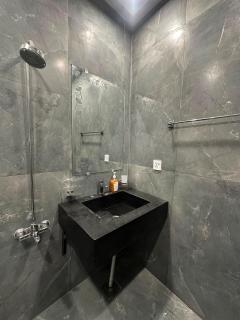 2 Bedroom Modern Furnished Apartment - 5