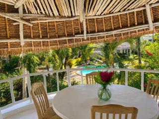 Cali Blossom - 4BR Tropical Home - Walk to Galu Beach - 0