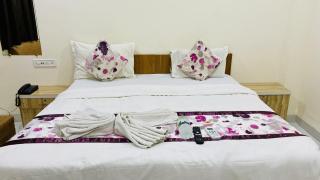 The Hotel Crown near c21 mall - 5