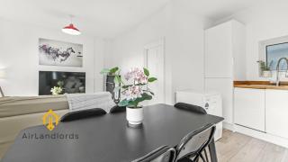 Charming 2 Bedroom Flat near Loughborough Junction - 1