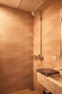 Obsidian , 1 BR Apartment , Self Check IN , Gulberg - 3