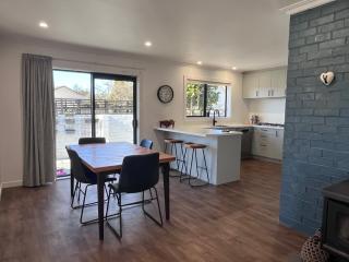 Sunny, Cosy home on Point - 6