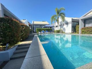Villa 5 - Cozy 1 Bedroom Villa with Pool Near Beaches Dining and Nightlife in Fisherman's Village - 0