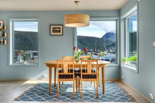 Arctic Heights With Spectacular Sea & Mountain View - 9