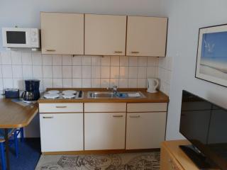 Apartment Gästehaus Kopp Wohnung Nr- 02 in Cuxhaven-Duhnen by Interhome - 1