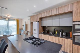 Spacious & bright 3 bedroom with balcony KDEB1-1 - 7
