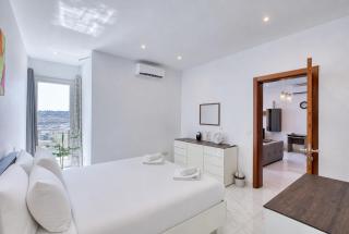 Spacious & bright 3 bedroom with balcony KDEB1-1 - 6