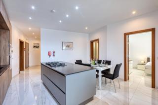 Spacious & bright 3 bedroom with balcony KDEB1-1 - 1
