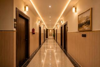 Hotel Madhuram Ayodhya - Near Ram Mandir - 5