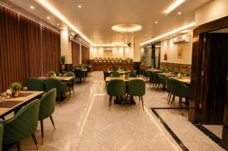 Hotel Madhuram Ayodhya - Near Ram Mandir - 1