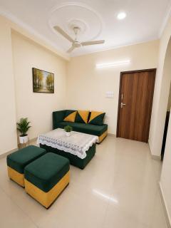 Spacious 1BHK in Delhi Near Metro And Noida - 3