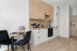 Family Apartment with Parking Close to Spodek by Noclegi Renters - 3