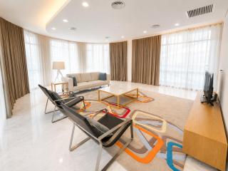 UHF HOTELS and RESORTS PINETREE -  - 5