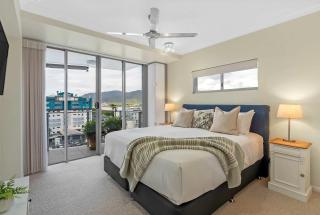 Seaview Escape - Scenic Views Pool and Prime Location - 8