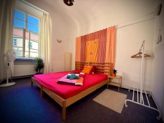 Old Town Center Just in 3 min Walk private room A - Prague - 7