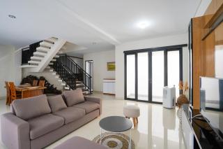 The Lavana Signature Greenkhaza Villa Jogja - 7