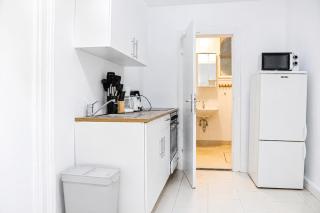 Cozy 2BR Apt with TV & Netflix, Steps from AKH - Vienna - 7