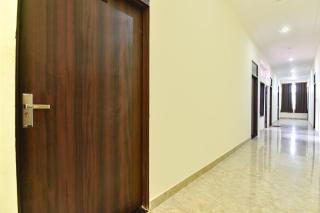 FabHotel Shanvi - 3