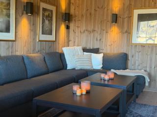Modern Comfort Perfect For Families And Groups - 6