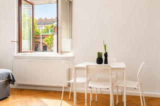 Classy 2BR Apt. w/ Exclusive Location near AKH - Wenen - 4