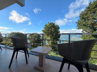 The Hill Heaven A Luxury Property With Balcony & Mountain View Rooms - 8