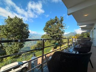 The Hill Heaven A Luxury Property With Balcony & Mountain View Rooms - 5
