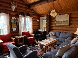 Large Cabin With Stunning Views! - 0