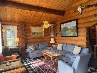 Large Cabin With Stunning Views! - 7