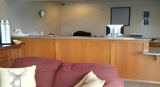 Super 8 By Wyndham Ontario - 4