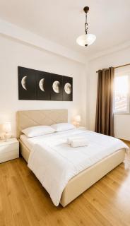 Central Tirana Villa 4 Min Walk to Skanderbeg Square - 7