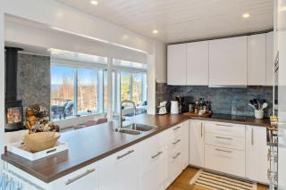 Tones Cabin · Mjøsa-utsikt · Badstu · 5 soverom · 30 min OSL - 4