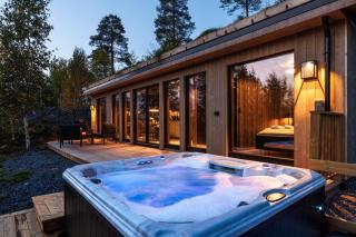 Lille Tyven · Privat jacuzzi · Dyrevennlig· 30 min OSL - 0