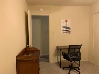 2 Bed Hideaway Private Entry Garage Yard - 1
