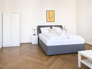 Amazing 2BR Apt, Near AKH-Perfect for Groups - 5