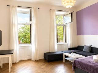 Amazing 2BR Apt, Near AKH-Perfect for Groups - 3