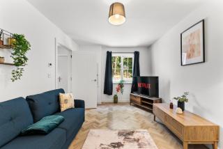 Stylish Nottingham Group Stay - Sleeps 15 - 0