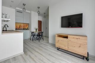 TOTU HOME Granary Island Toruńska Apartment with Parking & Balcony - 8