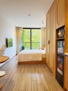 La Van Residence - Tree Canopy View Studio 301 - 2