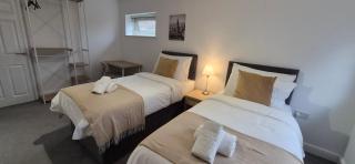 Modern 2-Bed Executive Apartment Gated Parking - 8