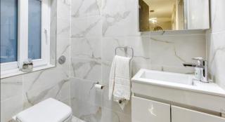 GZR038-Gorgeous three-bedroom penthouse triplex & hot tub - 1