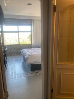 Gray House -Sunny Stylish Apartment Jabal Amman - 1