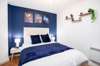 Leeds Riverside 2 Bed Private Terrace Sleeps 5 - 2