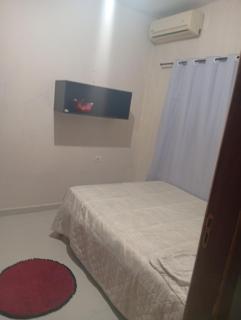 Quarto em edícula com banheiro espaço privativo - 3