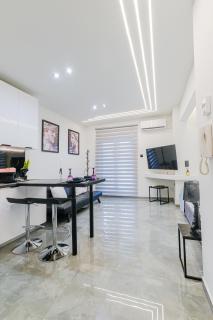 Μarble Suite - Papafi Str - 40sqm - Gas heating & AC - 55'' smart Tv- Netflix - Optical fiber -Washing machine - Free Parking- - 5