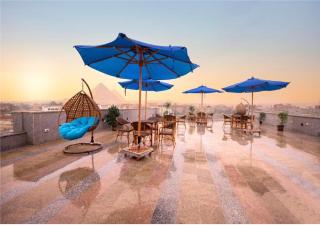 Blue Pyramids Eyes Hotel - 8