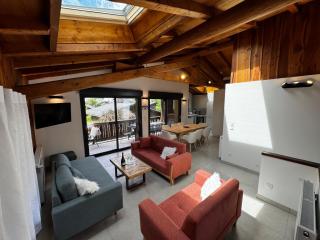 Chalet Blue Home - 3