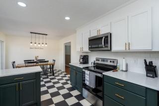 *NEW* Dragster Dream House: 3BD/2BA + Game Room - 8